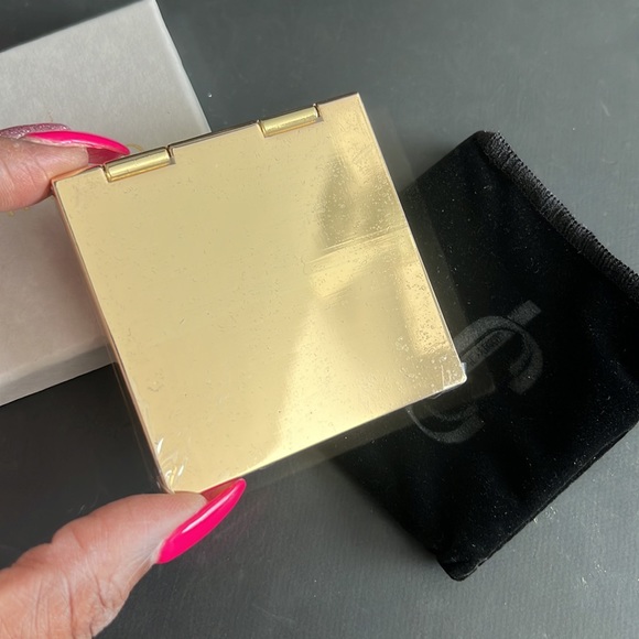 🌸 JIMMY CHOO Gold Logo Double Compact Mirror BNIB - Picture 7 of 9